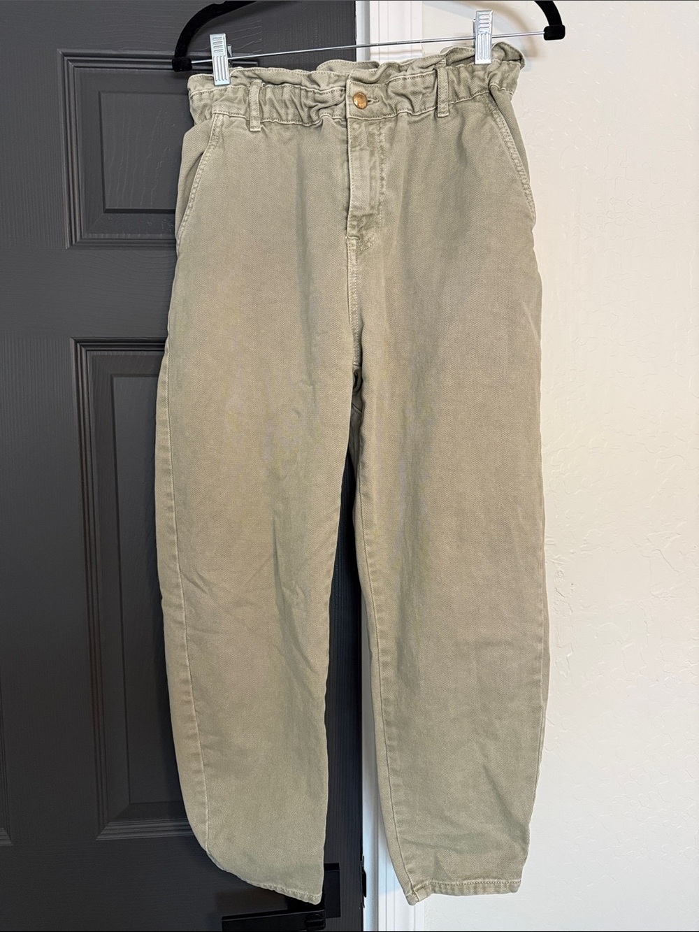 Zara high-waisted baggy paperbag jeans olive green 4